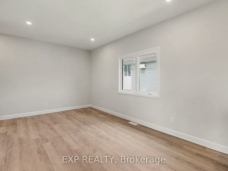 1089 Notre Dame St #2 — Photo 7