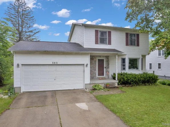 303 S Saginaw St, Lapeer, MI 48446