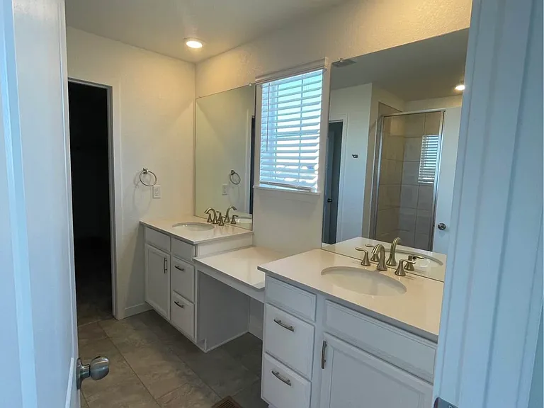 1159 E Hopkins Dr — Photo 12