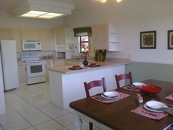 BRIGHT, OPEN KITCHEN!