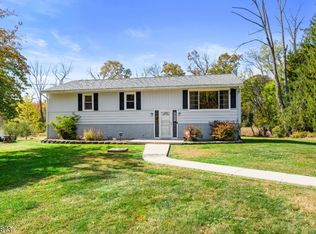 67 Green Pond Rd, Belvidere, NJ 07823