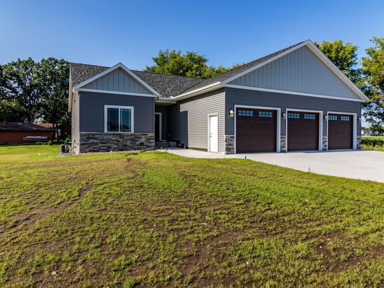 330 10th St S, Sartell, MN 56377