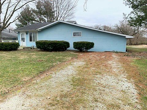1st image of 1424 Country Club Ln