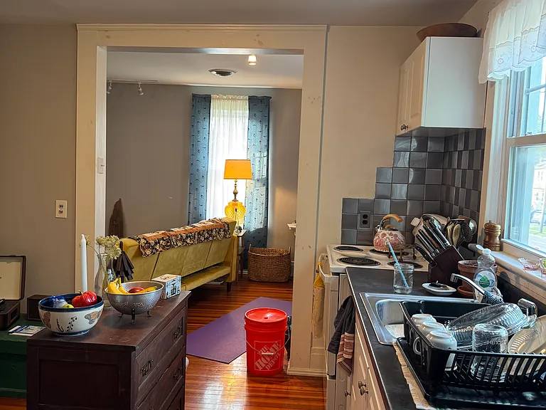 722 Columbia Tpke — Photo 8