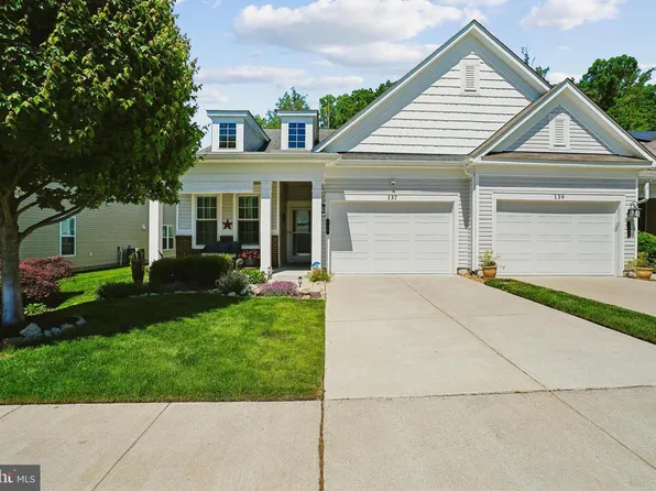 137 Long Point Dr, Fredericksburg, VA 22406