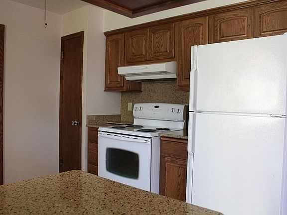 4th image of 215 W Norport Dr
