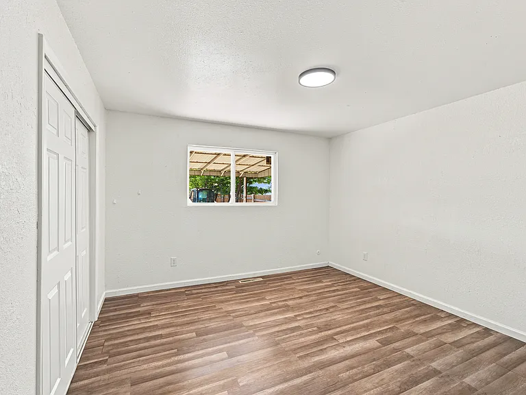1810 Yakima Ln — Photo 10