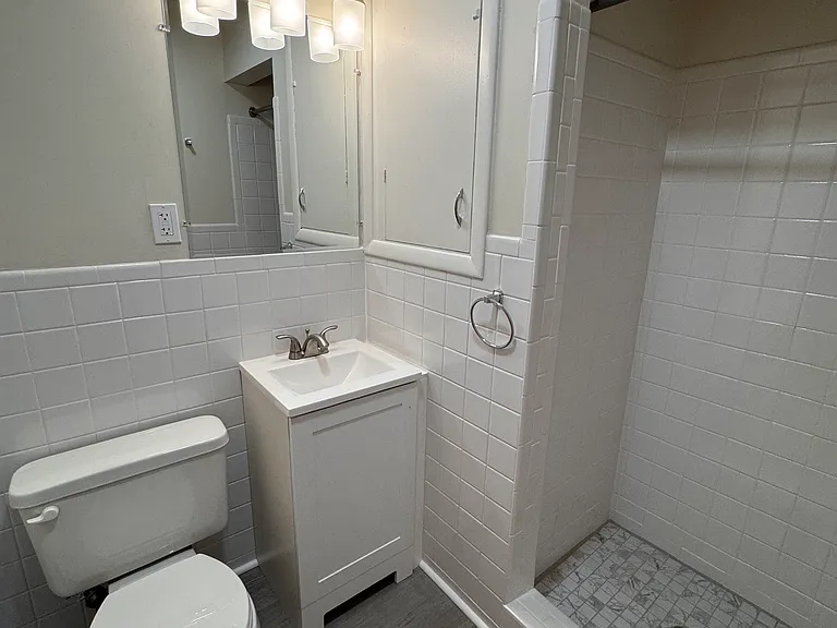 2401 East Ave #C — Photo 3