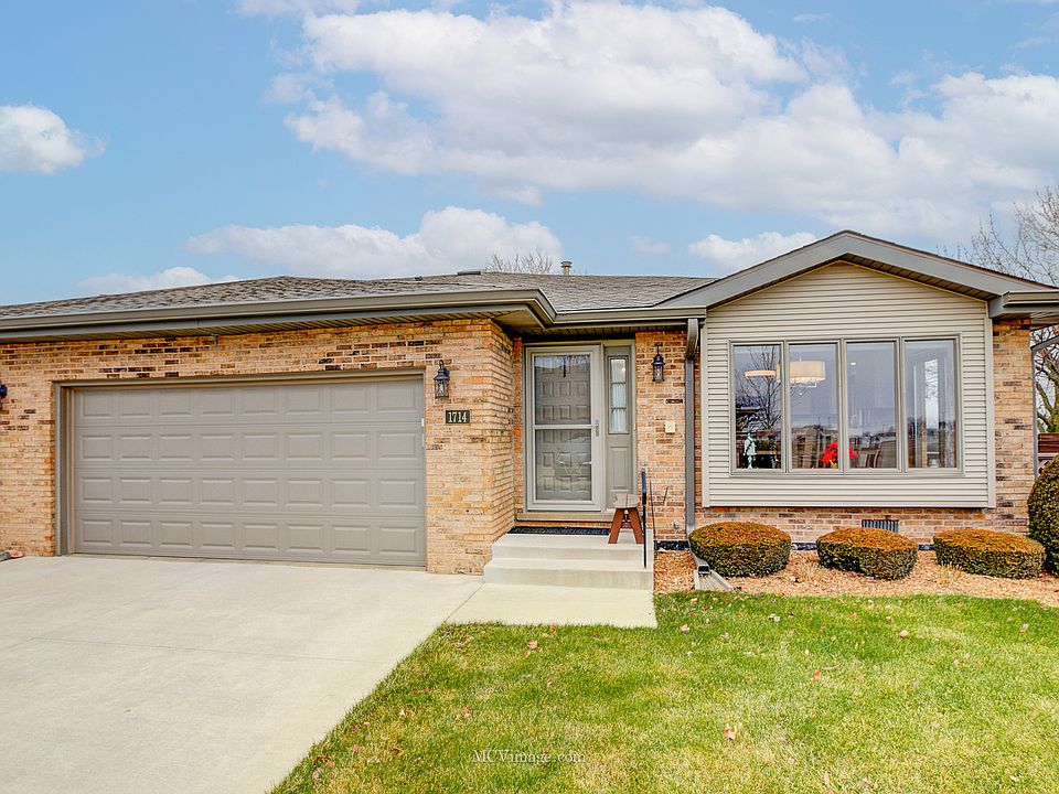 1st image of 1714 Foxwood Dr #1714