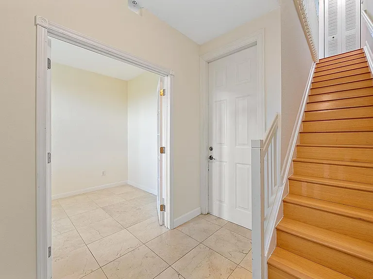 770 Millbrae Ct — Photo 11