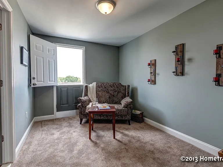 Master floor sitting area/office