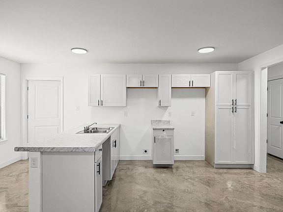 3rd image of 3114-3116 Pacific Ave