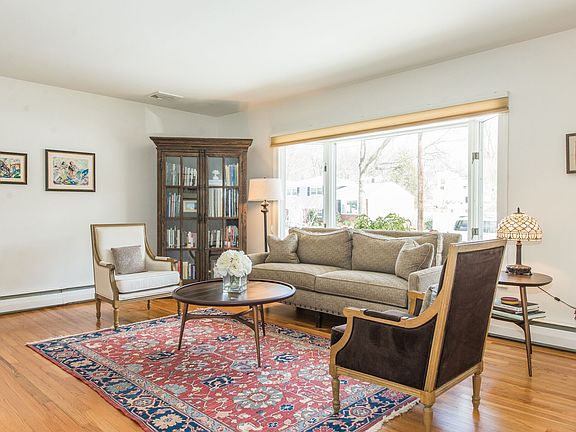 Light-filled Living Room 