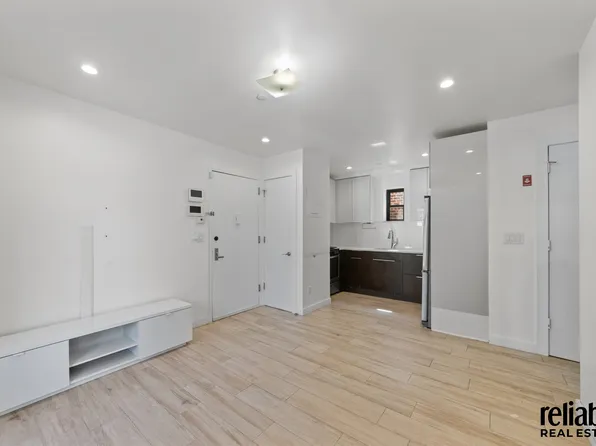 2820 Avenue Z image 2 of 10