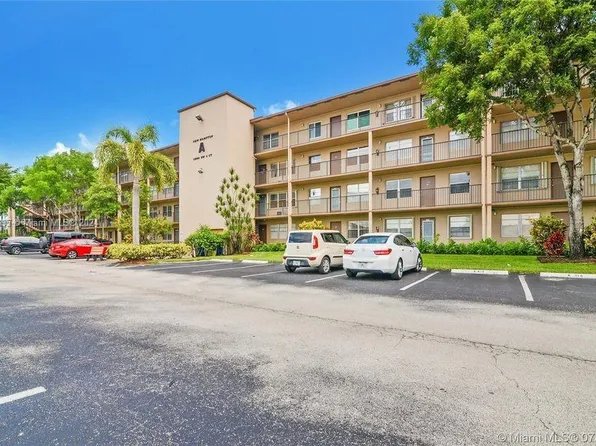 13550 SW 6th Ct APT 310A, Pembroke Pines, FL 33027