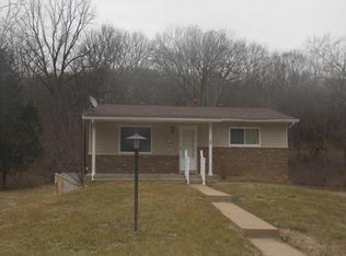 1385 Spring Dr, Herculaneum, MO 63048