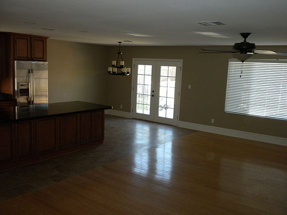 5th image of 2634 E Louise Dr