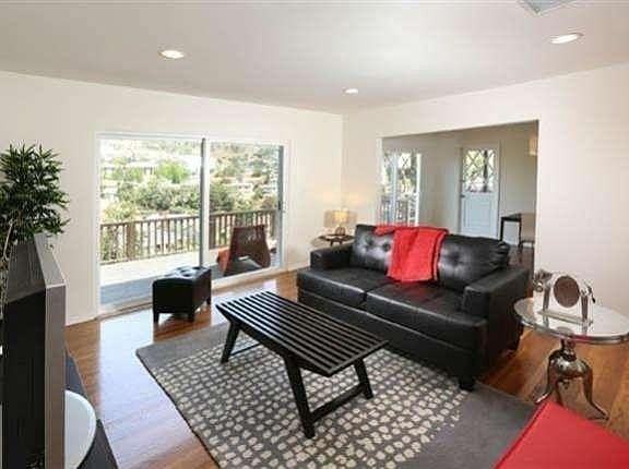 3rd image of 909 Mira Valle St