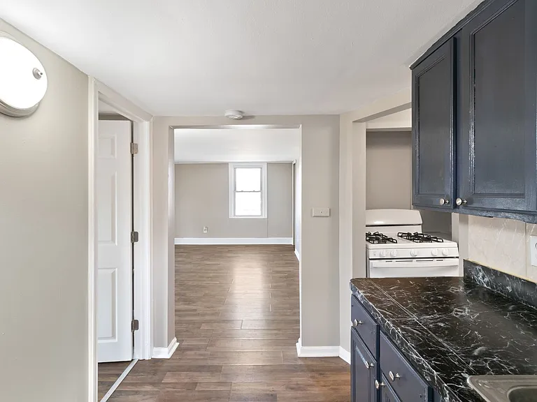 24311 Plymouth Rd — Photo 49