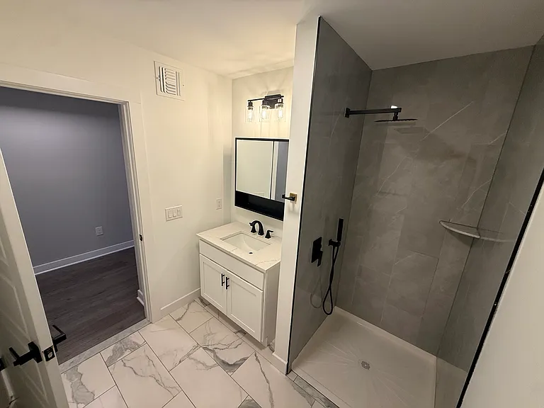 113 Carteret St #A — Photo 8