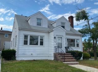 702 Knopf St, Linden, NJ