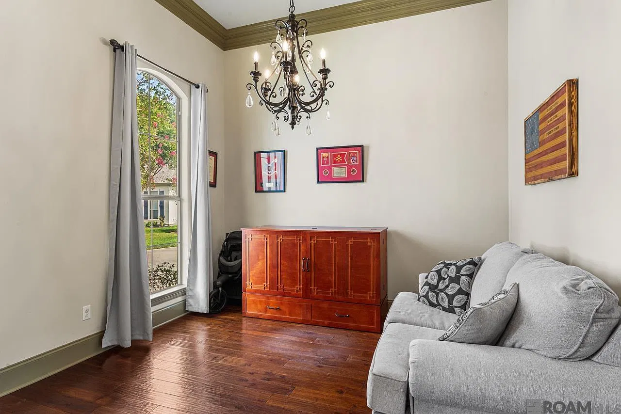3 bed, 1994 sqft, $2,400 — Photo 3