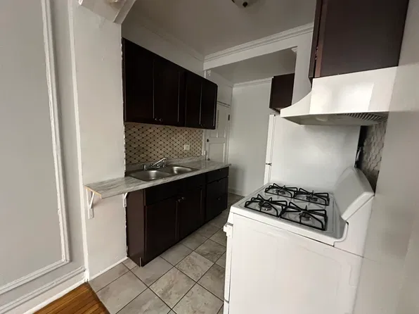 1363 W Estes Ave #1V, Chicago, IL 60626