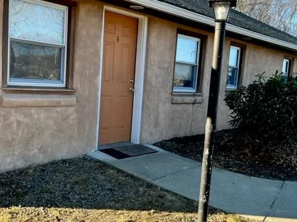 143 Crystal Lake Rd #6, Groton, CT 06340