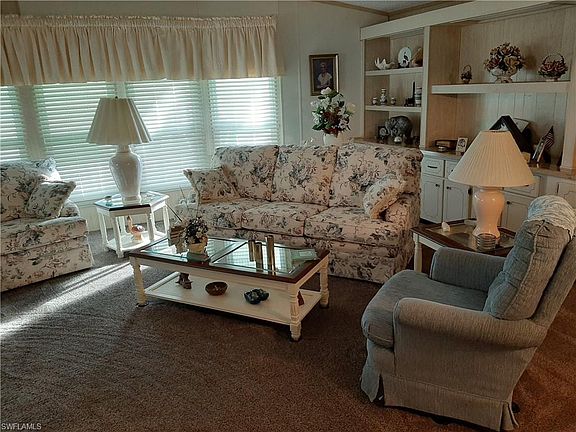 2nd image of 174 Queen Palm Dr #174