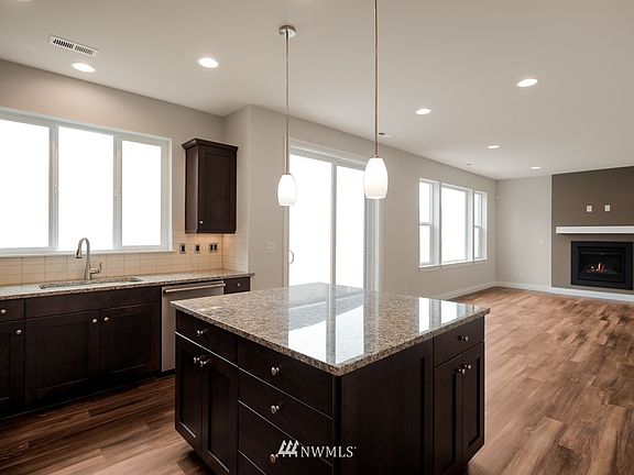 3rd image of 7007 226th Avenue Ct E #0070