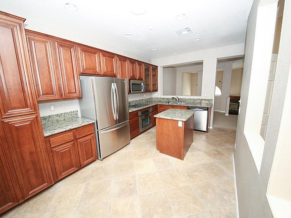 Kitchen and breakfast area