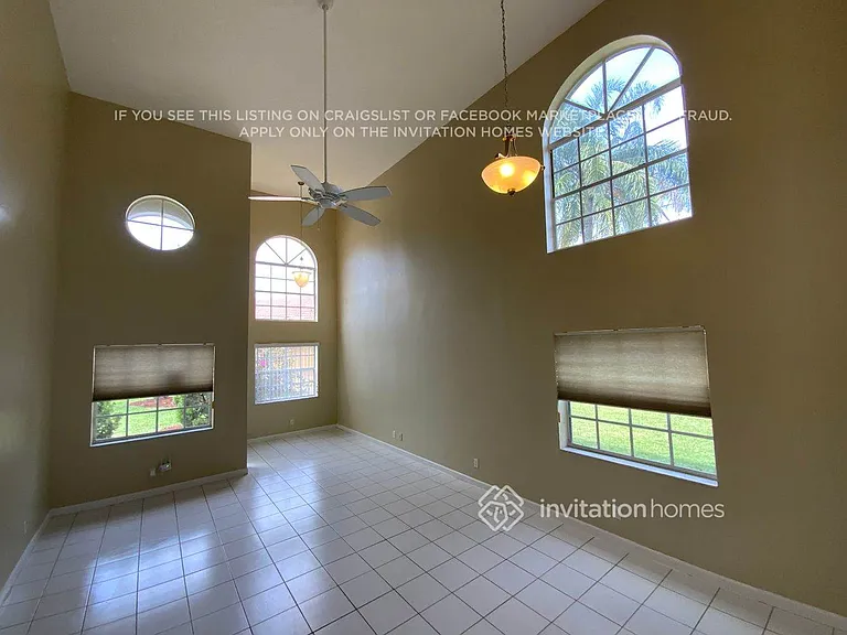 12400 Summer Springs Dr — Photo 2