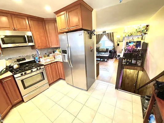 Sold by Winzone Realty Inc | media 15