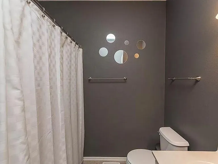 1020 Capri Dr NE — Photo 35
