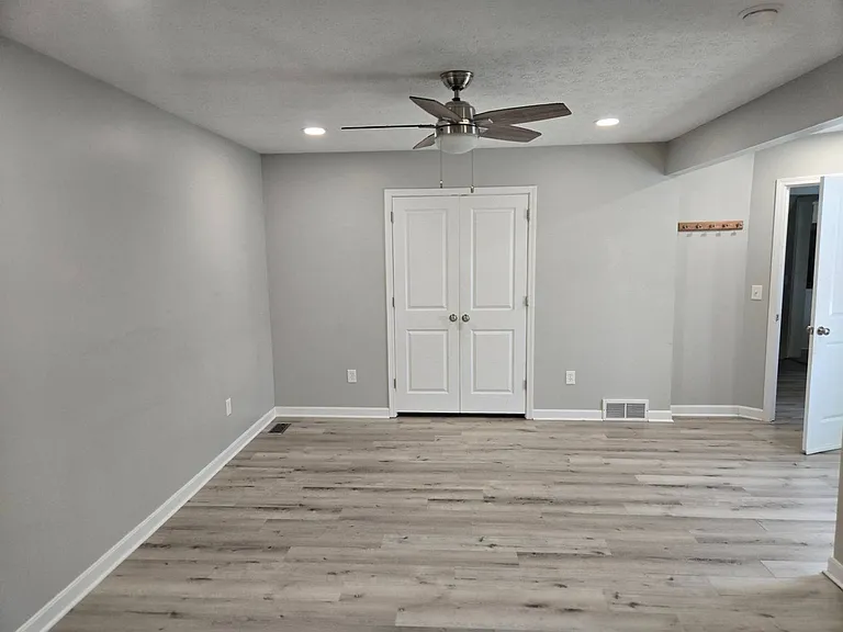2723 Priscilla Ave — Photo 30