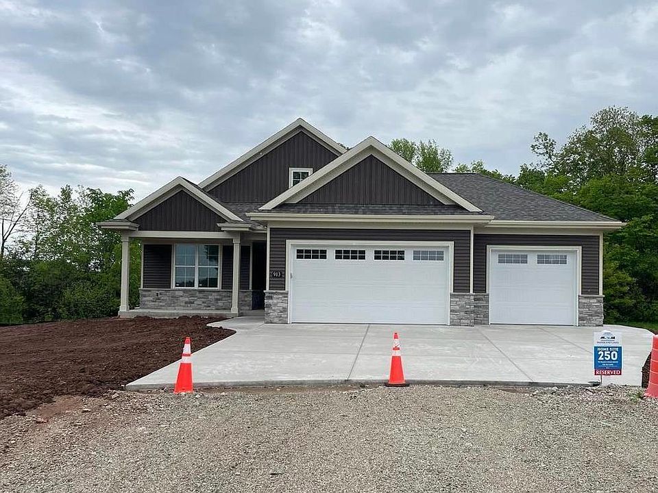 1st image of 913 Black Swan Dr