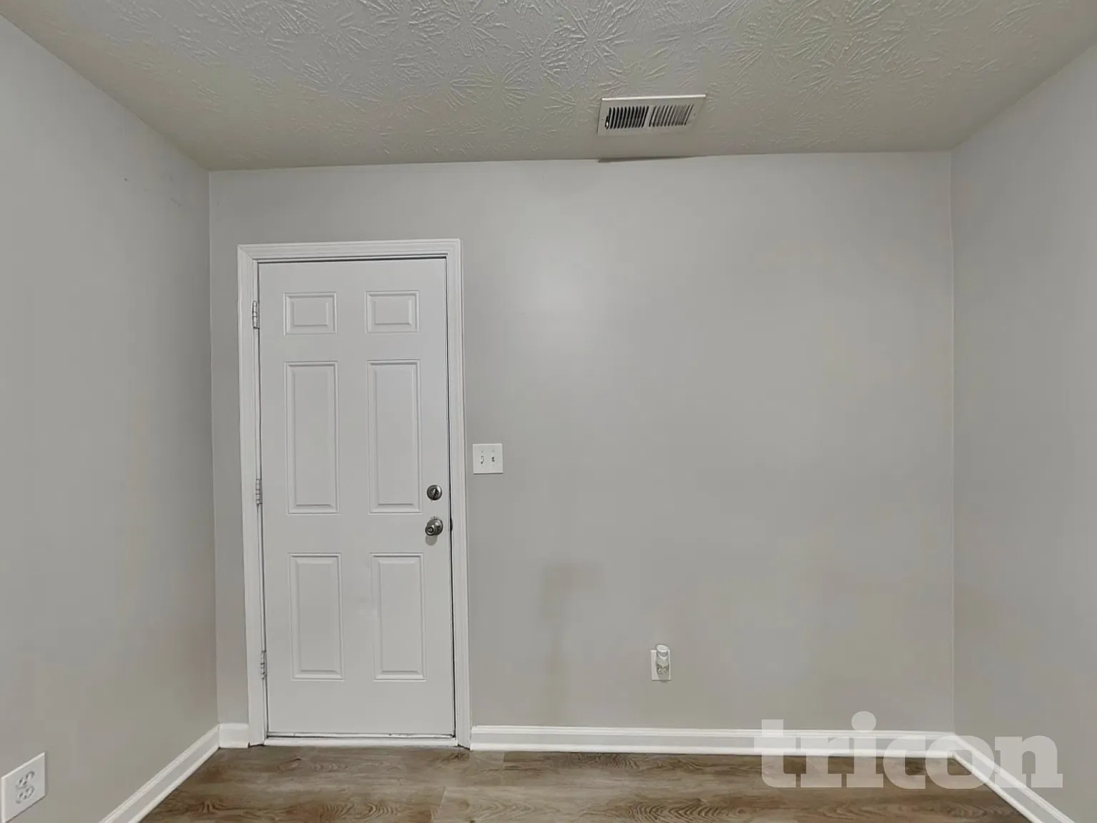2437 Middle View Drive Columbus IN — Photo 3
