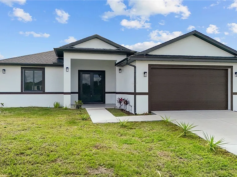 8033 Oakleaf Cir — Photo 2