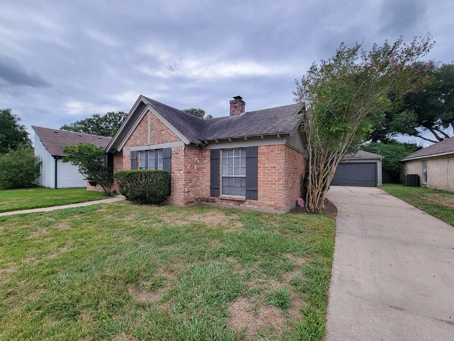 4 bed, 2.0 bath, 1730 sqft, $2,100 — Photo 3