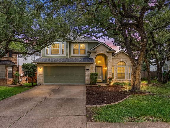 3rd image of 2104 Lobelia Dr