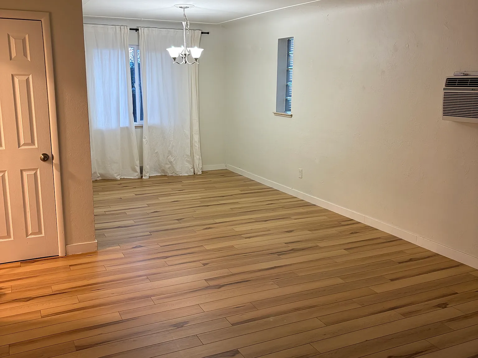 3 bed, 1100 sqft, $2,600 — Photo 1