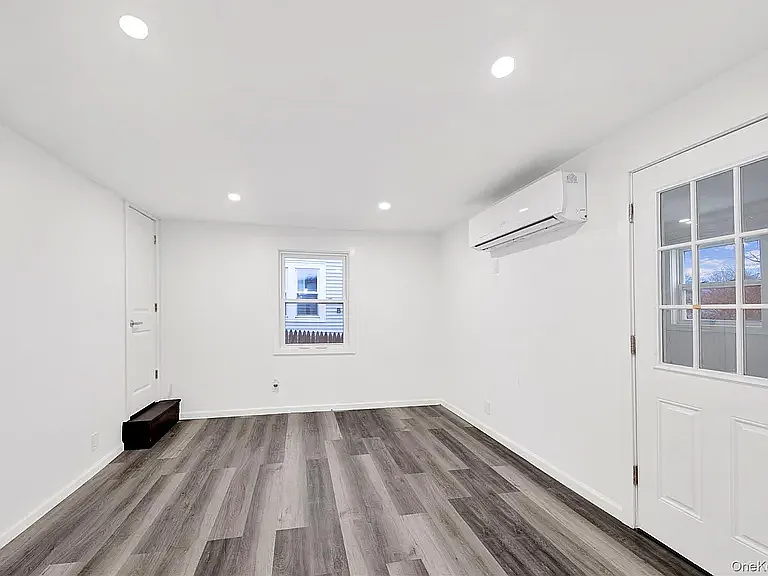 103 N Pierpont Ave — Photo 4