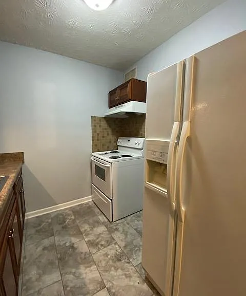 220 Pearson St — Photo 13