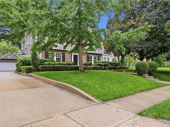 5th image of 443 W 66th Ter