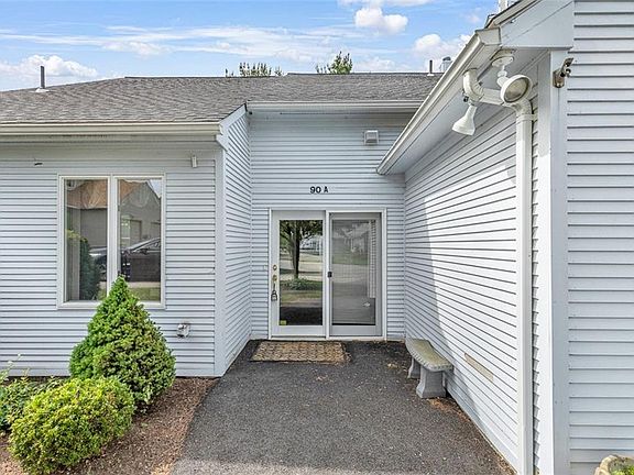 4th image of 90 Nipmuc Trl #A