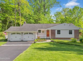 65 Harris Rd, Katonah, NY 10536