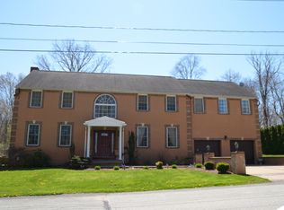 407 Fairway Dr, Somerset, MA 02726