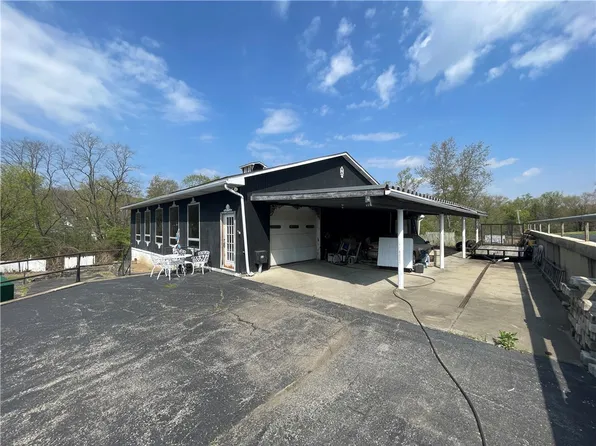403 W Pittsburgh St, Burgettstown, PA 15021