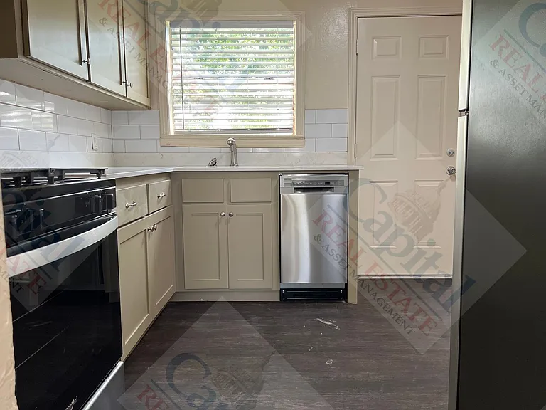 806 Bell Dr — Photo 7