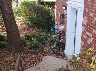 3224 Wellington Rd, Alexandria, VA 22302